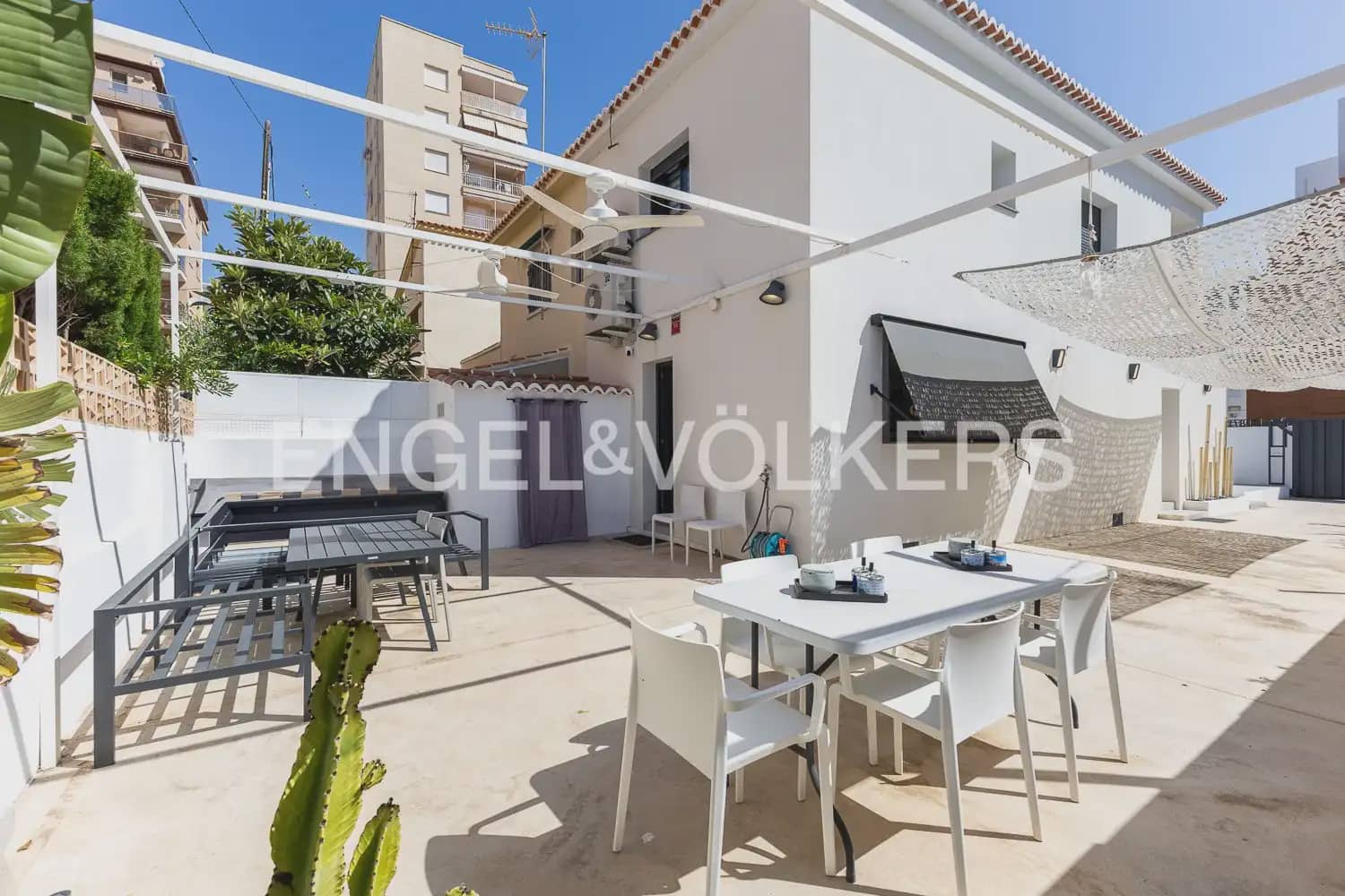 2 bedroom Villa for sale in Gandia with pool garage - € 470,000 (Ref: 9946772)