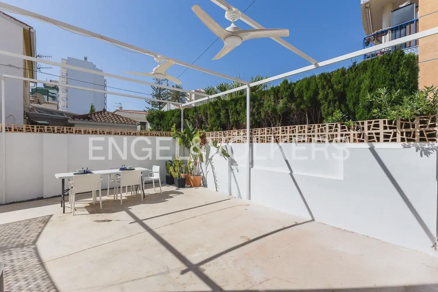 2 bedroom Villa for sale in Gandia with pool garage - € 470,000 (Ref: 9946772)