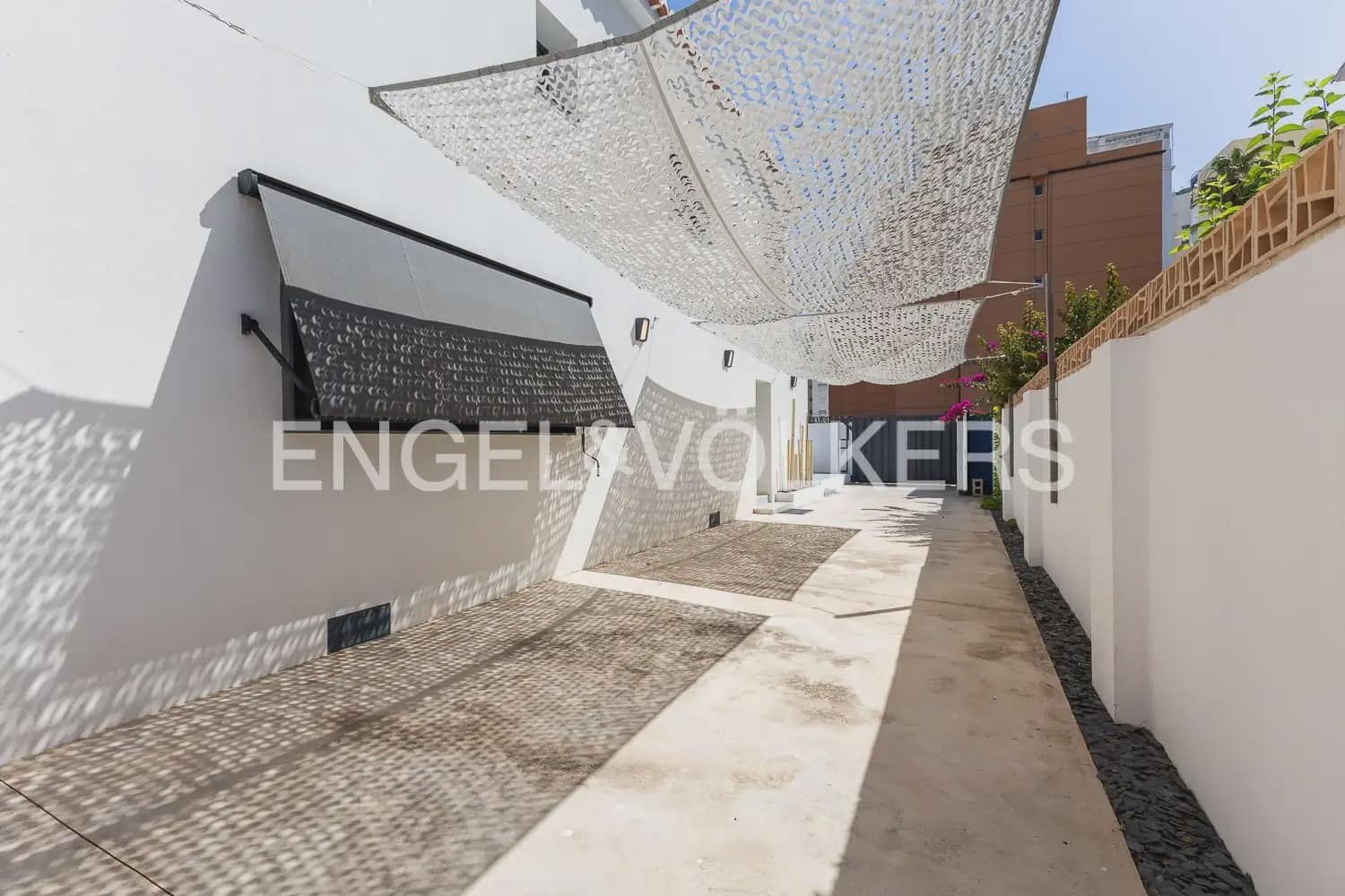 2 bedroom Villa for sale in Gandia with pool garage - € 470,000 (Ref: 9946772)