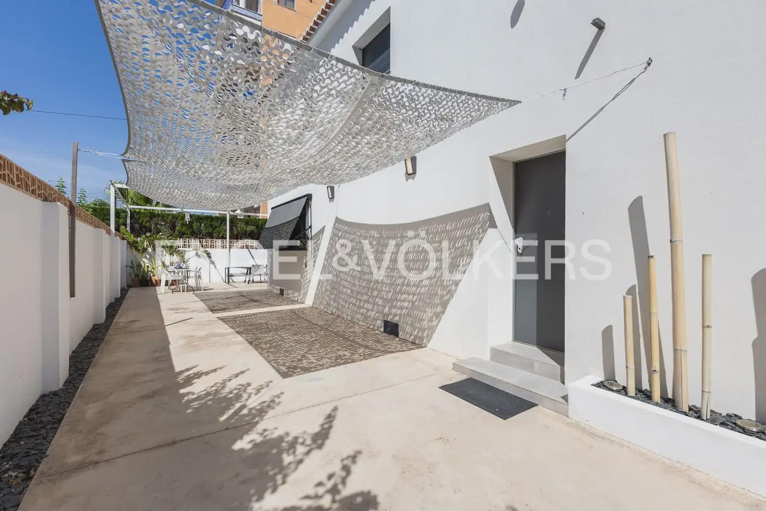 2 bedroom Villa for sale in Gandia with pool garage - € 470,000 (Ref: 9946772)