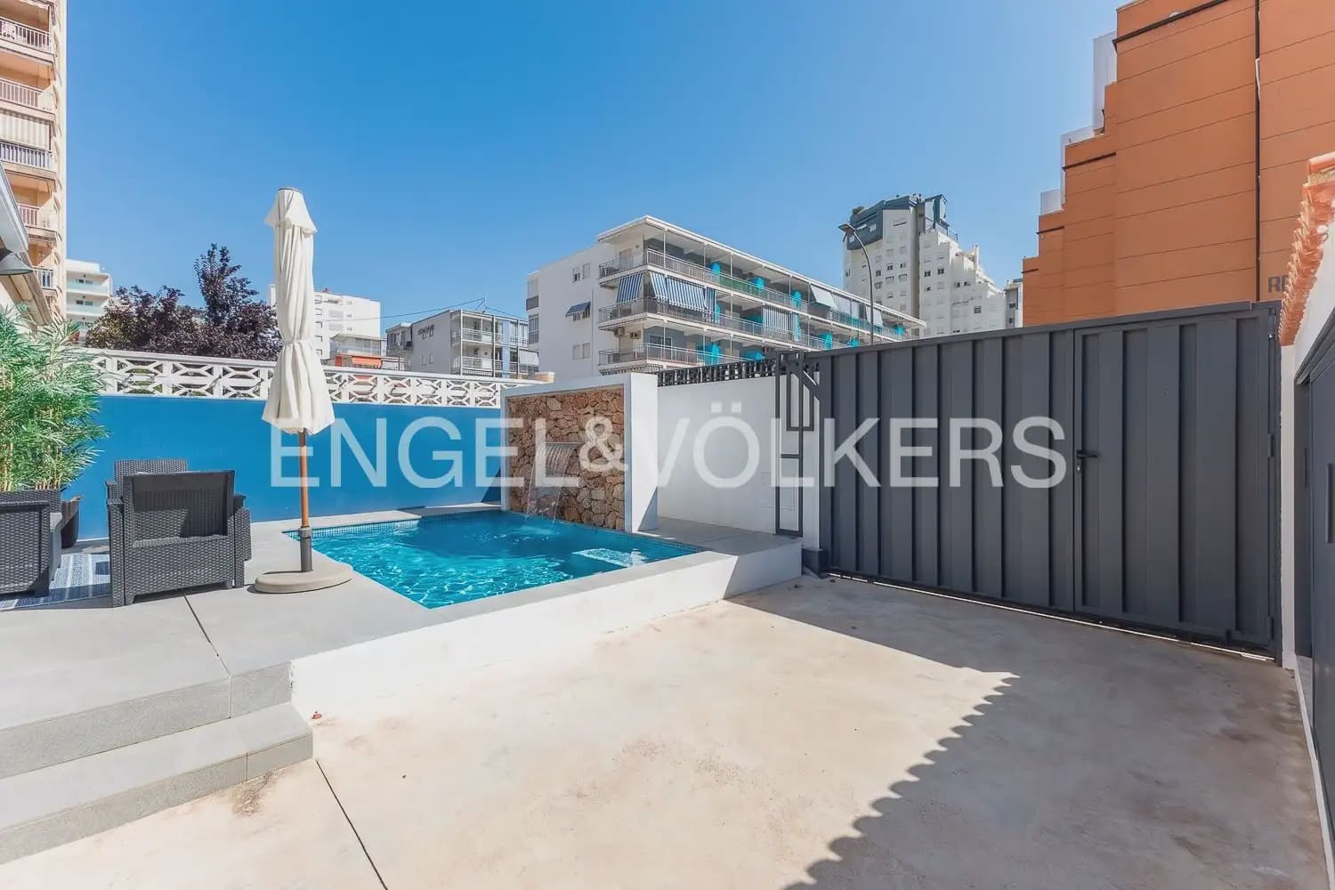 2 bedroom Villa for sale in Gandia with pool garage - € 470,000 (Ref: 9946772)