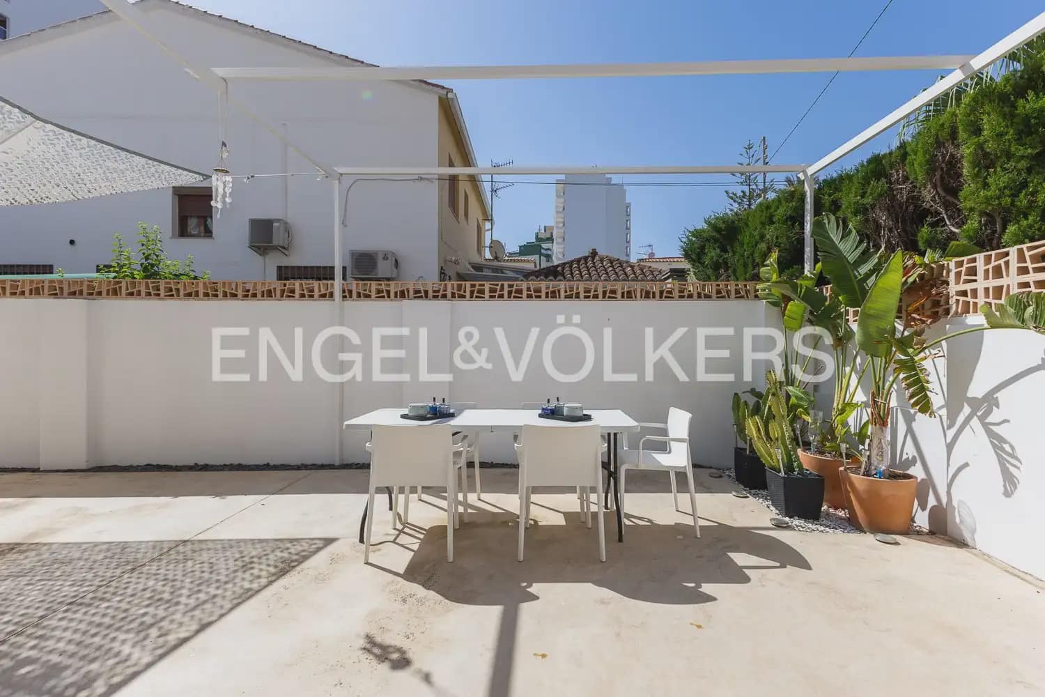2 bedroom Villa for sale in Gandia with pool garage - € 470,000 (Ref: 9946772)
