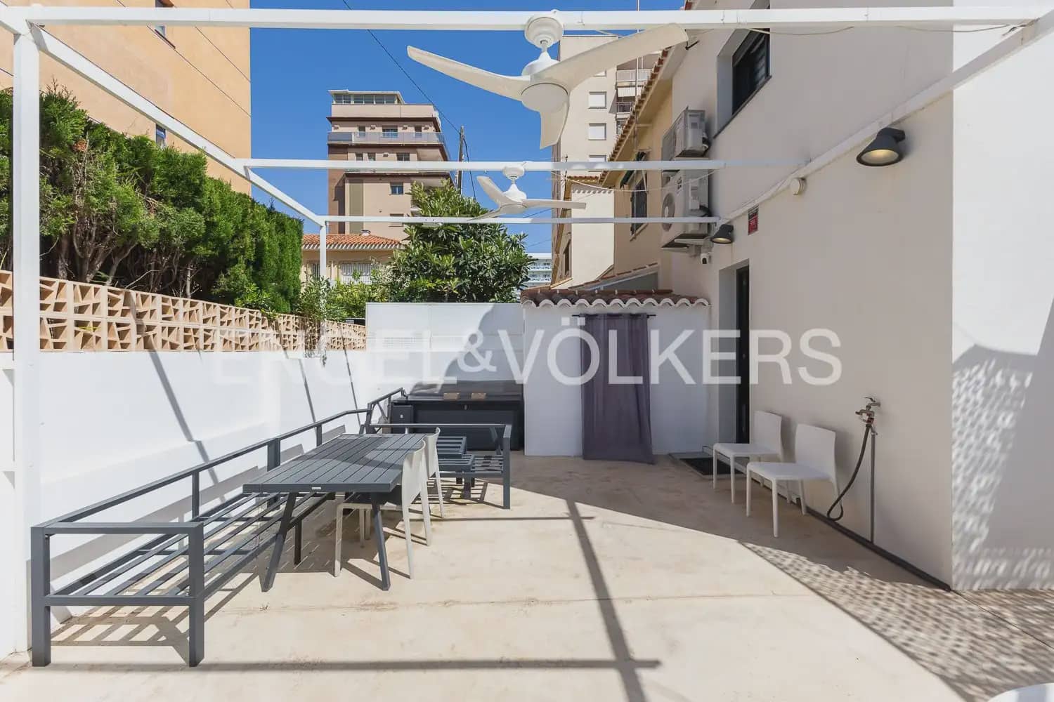 2 bedroom Villa for sale in Gandia with pool garage - € 470,000 (Ref: 9946772)