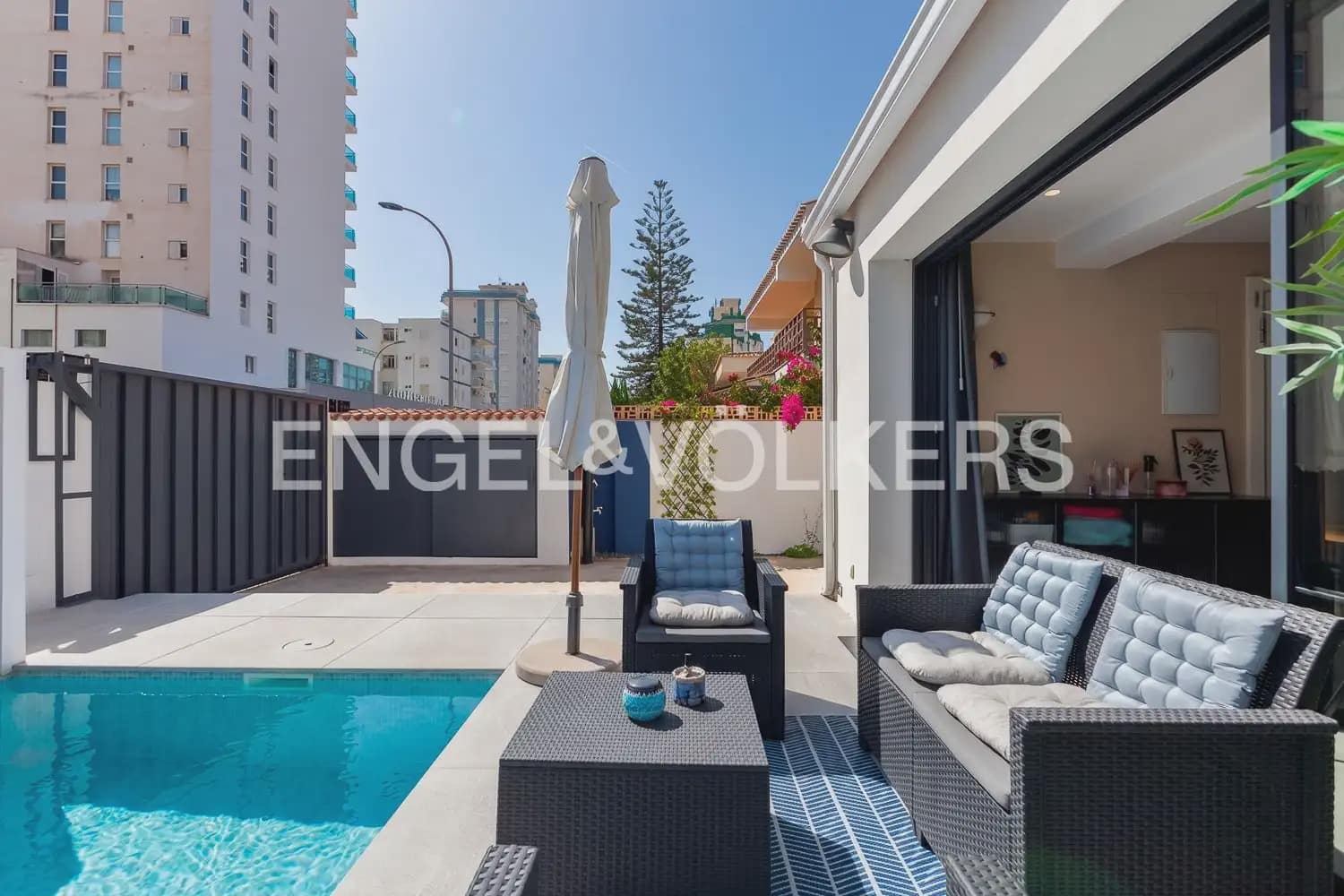 2 bedroom Villa for sale in Gandia with pool garage - € 470,000 (Ref: 9946772)