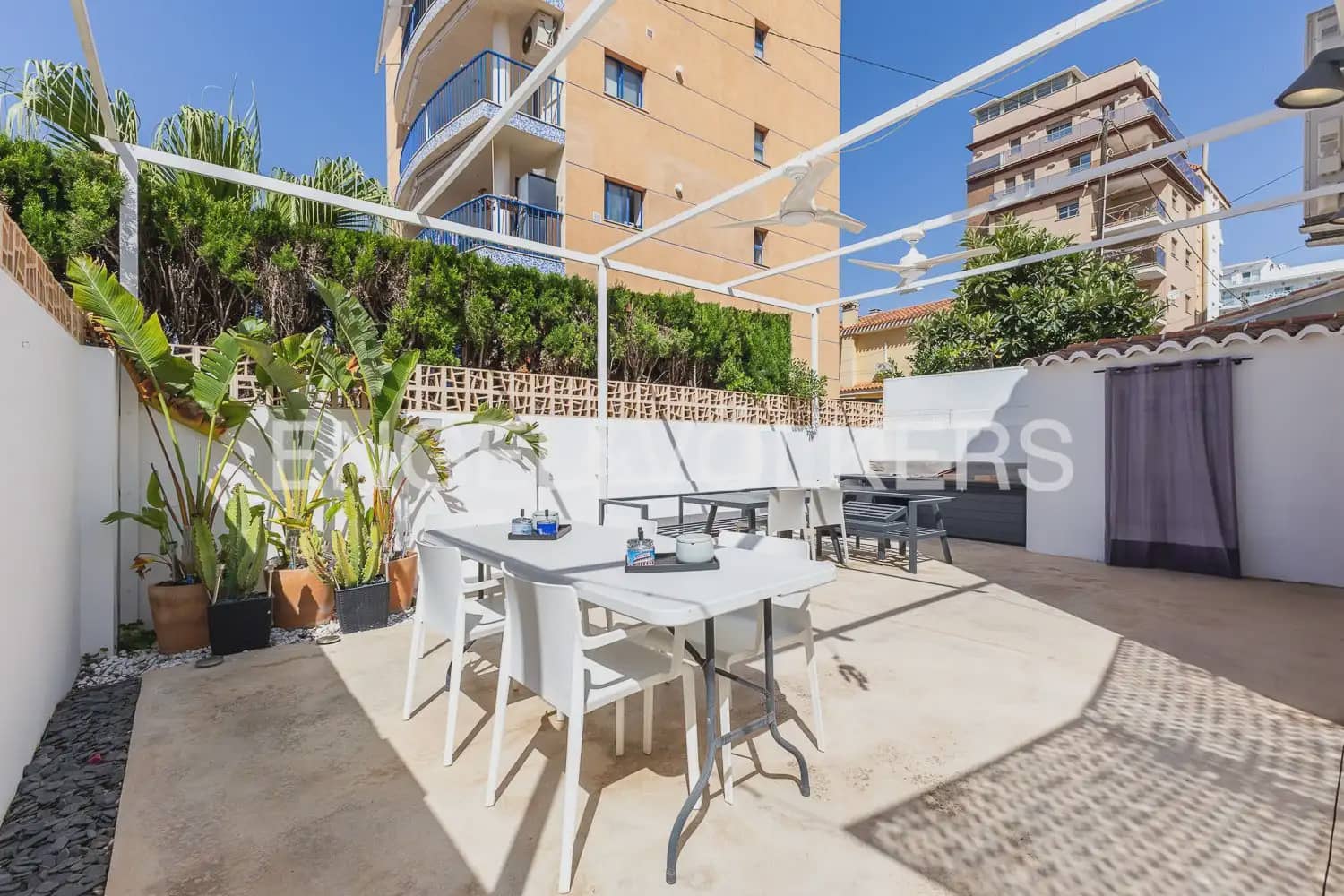 2 bedroom Villa for sale in Gandia with pool garage - € 470,000 (Ref: 9946772)