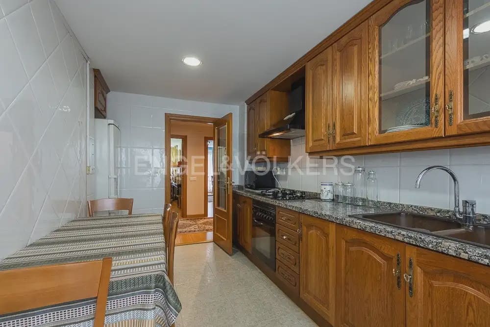 4 soveværelse Lejlighed til leje i Valencia by - € 1.550 (Ref: 9948433)