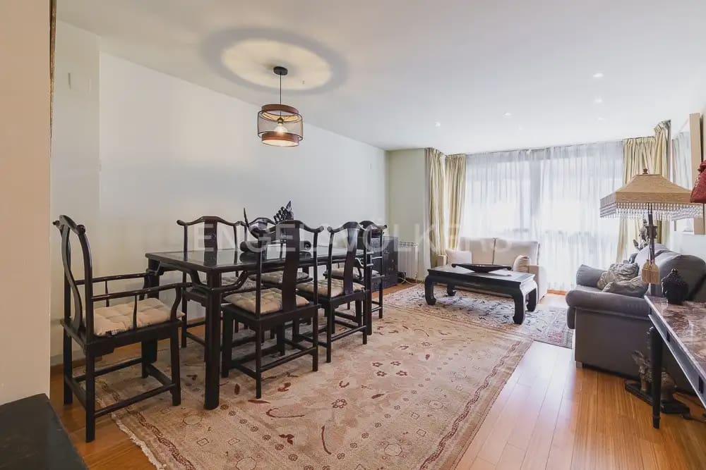 4 soveværelse Lejlighed til leje i Valencia by - € 1.550 (Ref: 9948433)