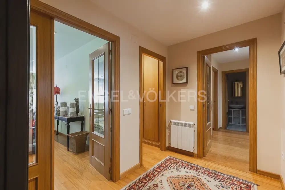 4 soveværelse Lejlighed til leje i Valencia by - € 1.550 (Ref: 9948433)