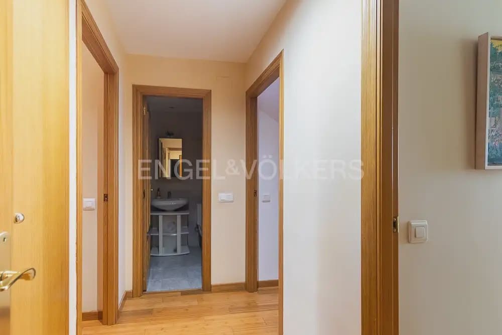 4 soveværelse Lejlighed til leje i Valencia by - € 1.550 (Ref: 9948433)