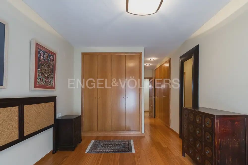 4 soveværelse Lejlighed til leje i Valencia by - € 1.550 (Ref: 9948433)