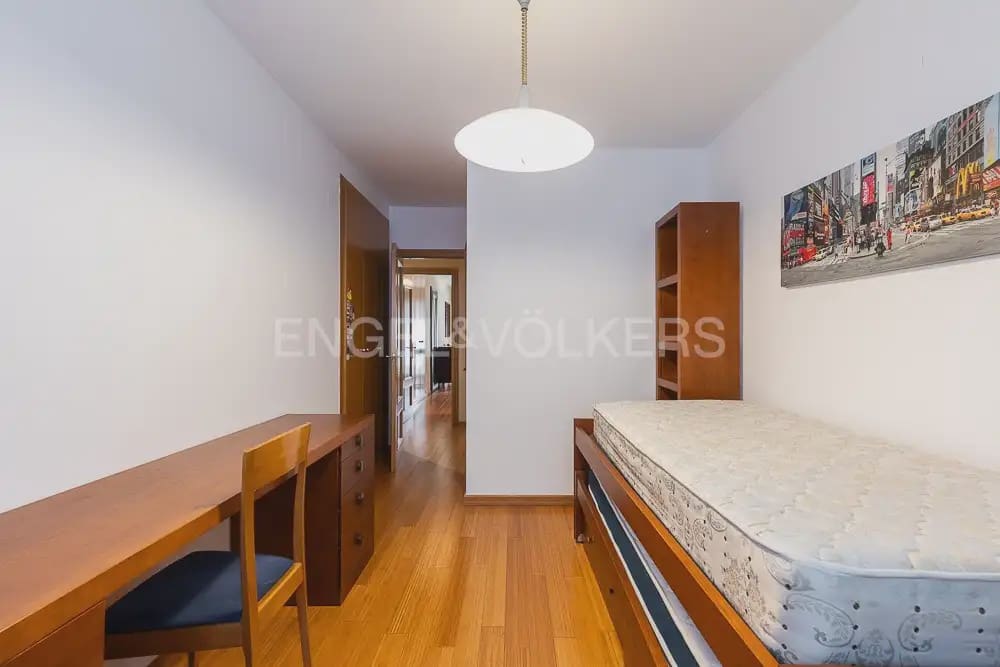 4 soveværelse Lejlighed til leje i Valencia by - € 1.550 (Ref: 9948433)