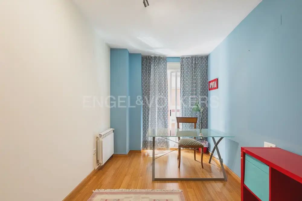 4 soveværelse Lejlighed til leje i Valencia by - € 1.550 (Ref: 9948433)