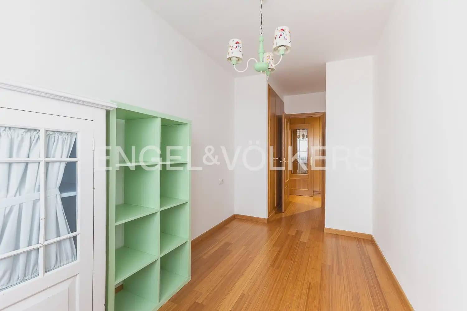 4 soveværelse Lejlighed til leje i Valencia by - € 1.550 (Ref: 9948433)