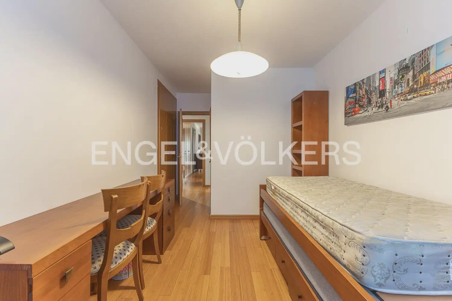 4 soveværelse Lejlighed til leje i Valencia by - € 1.550 (Ref: 9948433)