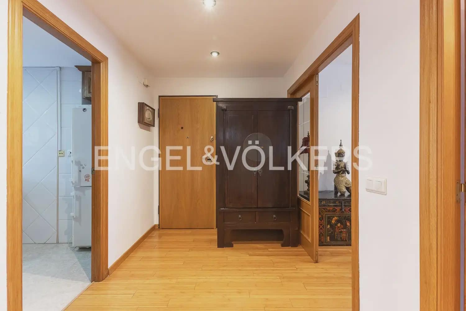 4 soveværelse Lejlighed til leje i Valencia by - € 1.550 (Ref: 9948433)