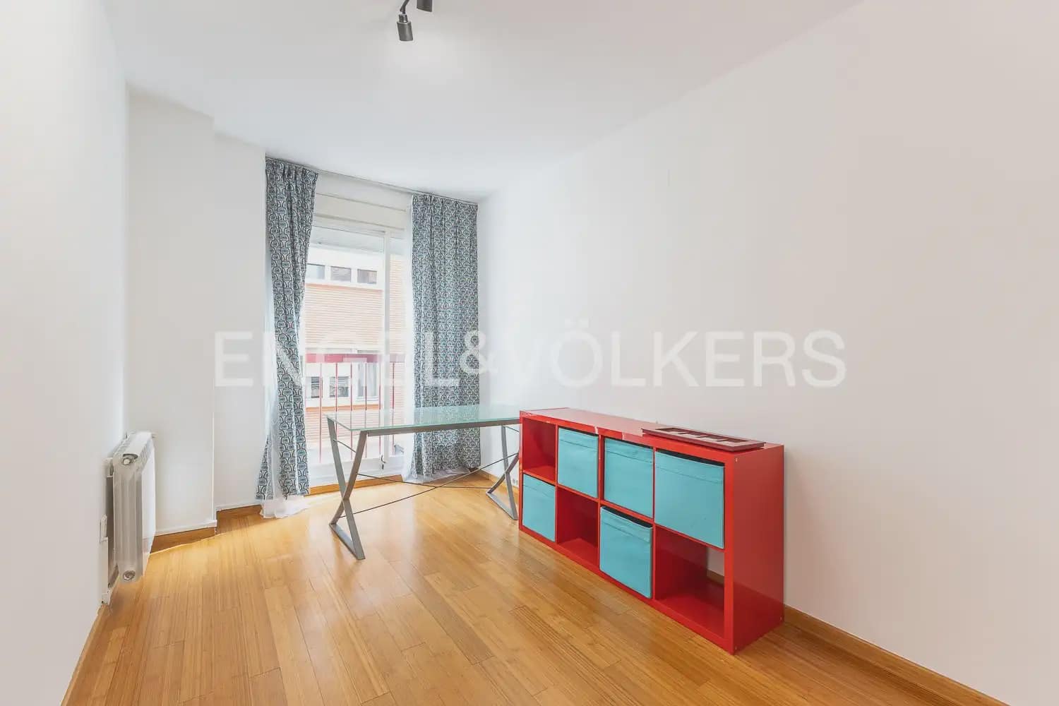 4 soveværelse Lejlighed til leje i Valencia by - € 1.550 (Ref: 9948433)