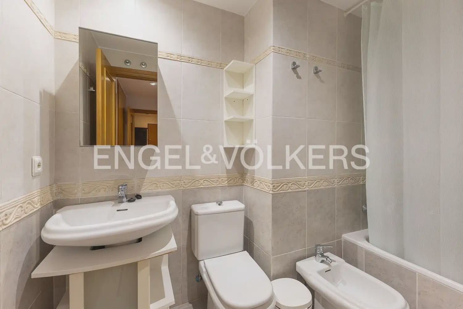 4 soveværelse Lejlighed til leje i Valencia by - € 1.550 (Ref: 9948433)
