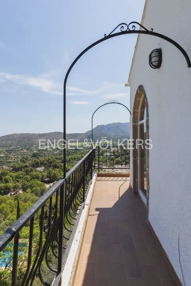 4 Zimmer Villa zu verkaufen in Pedreguer mit Pool - 495.000 € (Ref: 9948434)