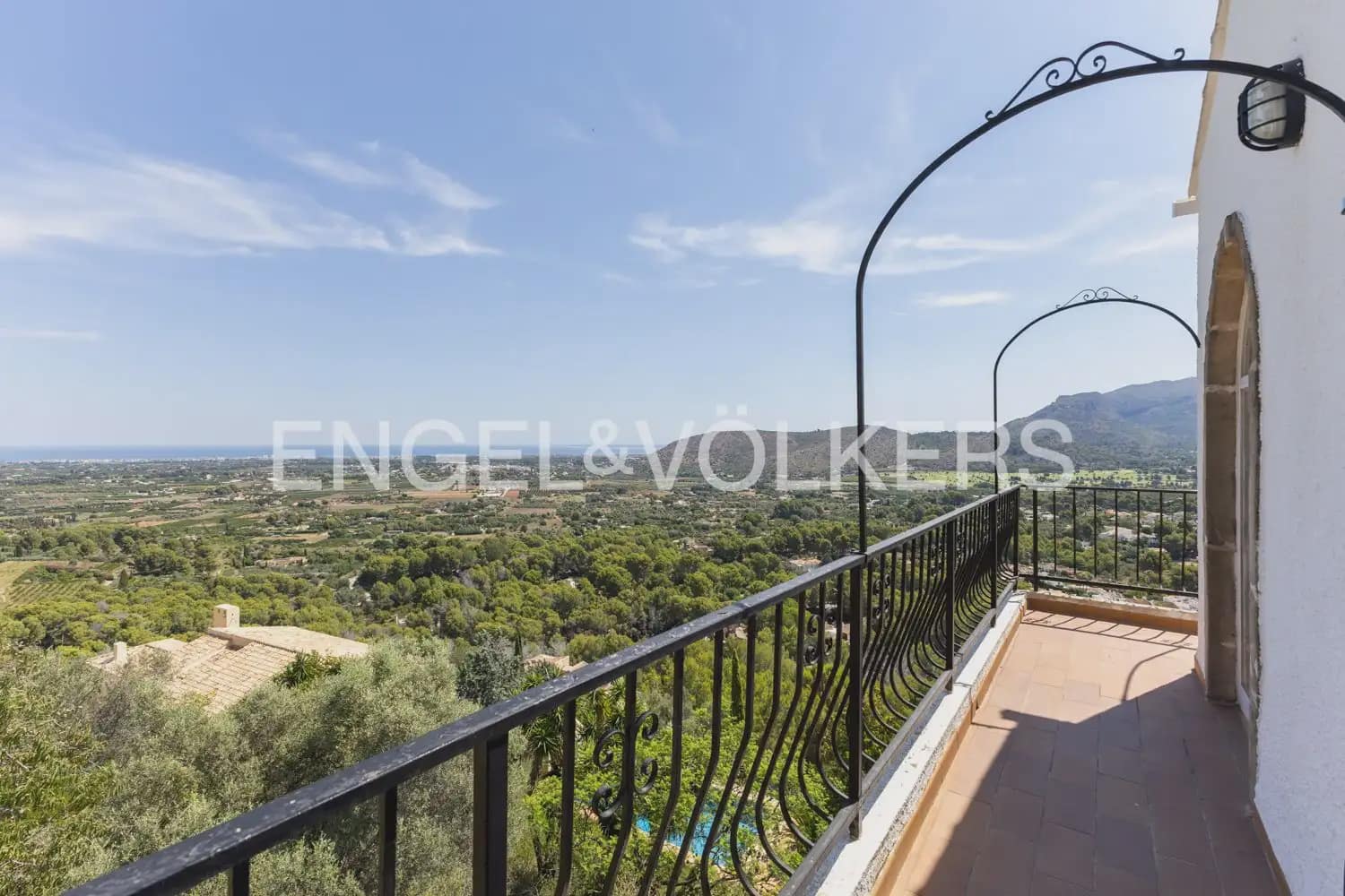 4 Zimmer Villa zu verkaufen in Pedreguer mit Pool - 495.000 € (Ref: 9948434)