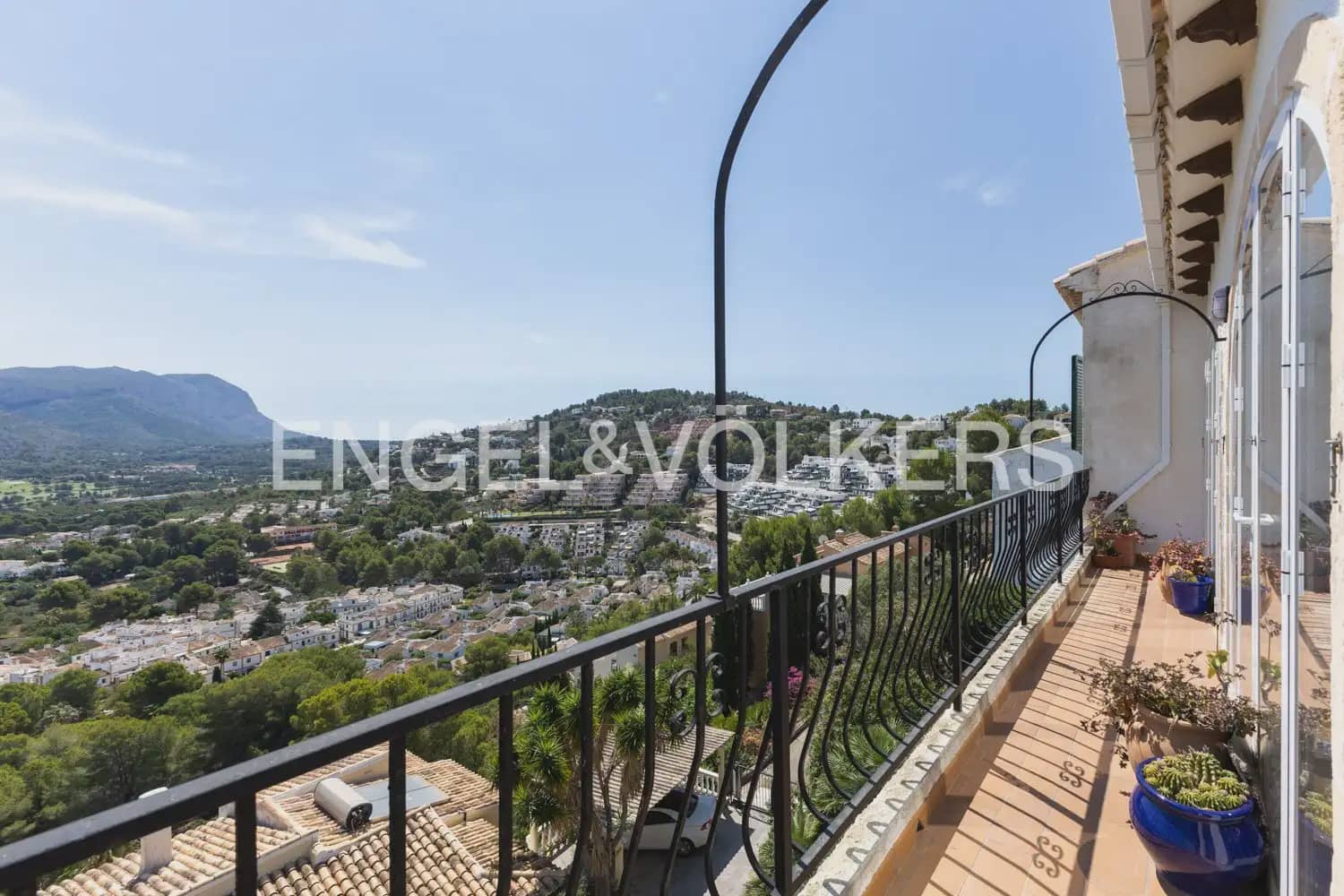 4 Zimmer Villa zu verkaufen in Pedreguer mit Pool - 495.000 € (Ref: 9948434)