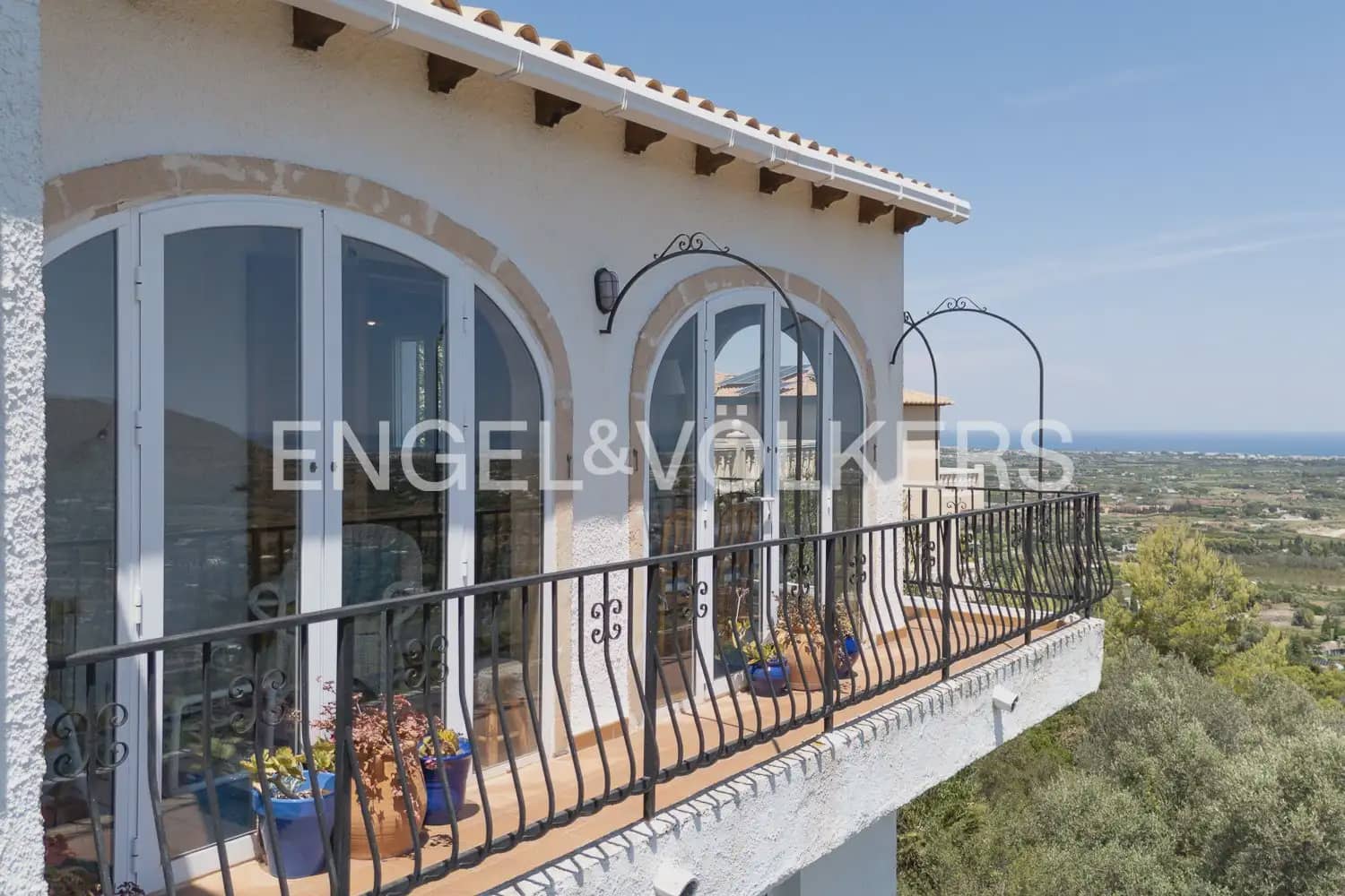 4 bedroom Villa for sale in Pedreguer with pool - € 495,000 (Ref: 9948434)