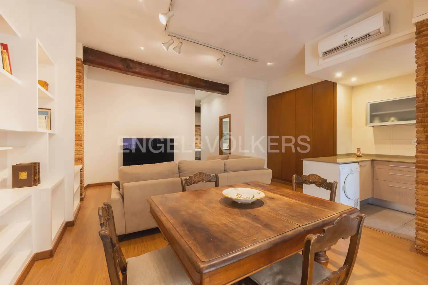 3 quarto Apartamento para arrendar em Valencia cidade - 2 200 € (Ref: 9948619)