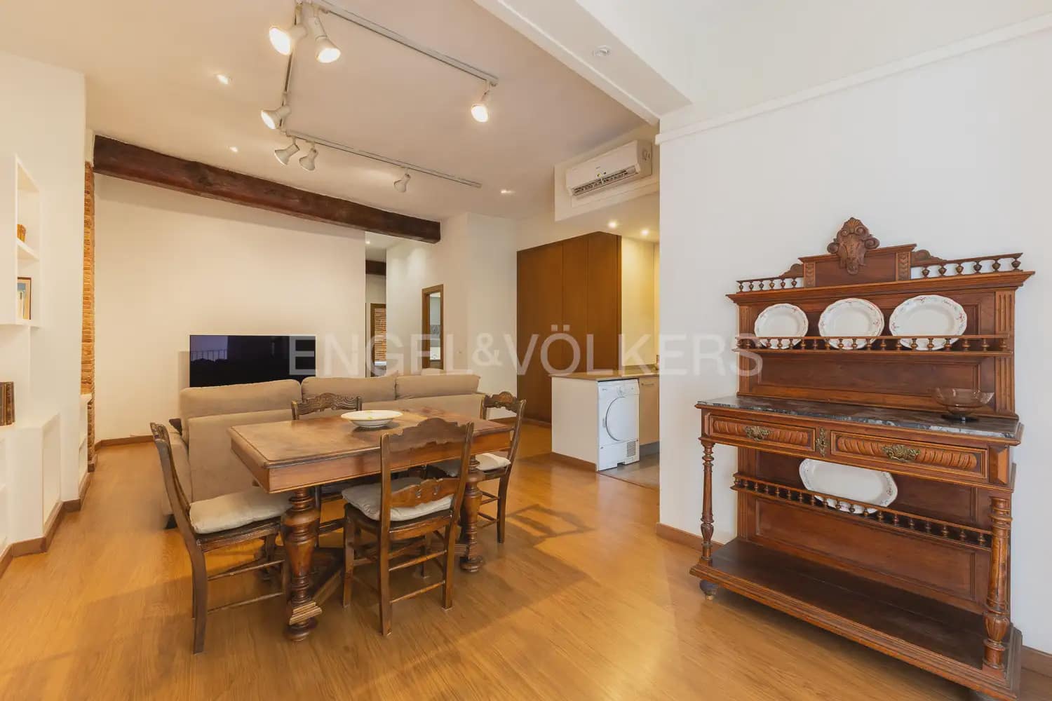 3 quarto Apartamento para arrendar em Valencia cidade - 2 200 € (Ref: 9948619)