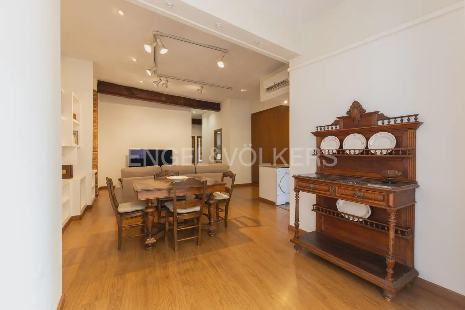 3 quarto Apartamento para arrendar em Valencia cidade - 2 200 € (Ref: 9948619)