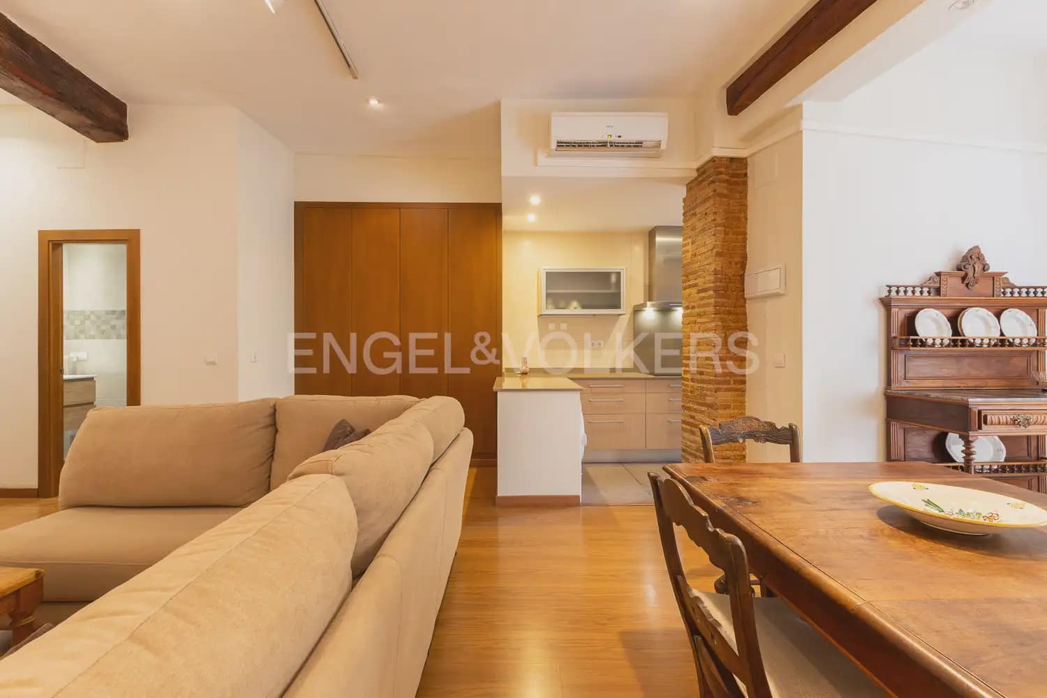 3 quarto Apartamento para arrendar em Valencia cidade - 2 200 € (Ref: 9948619)