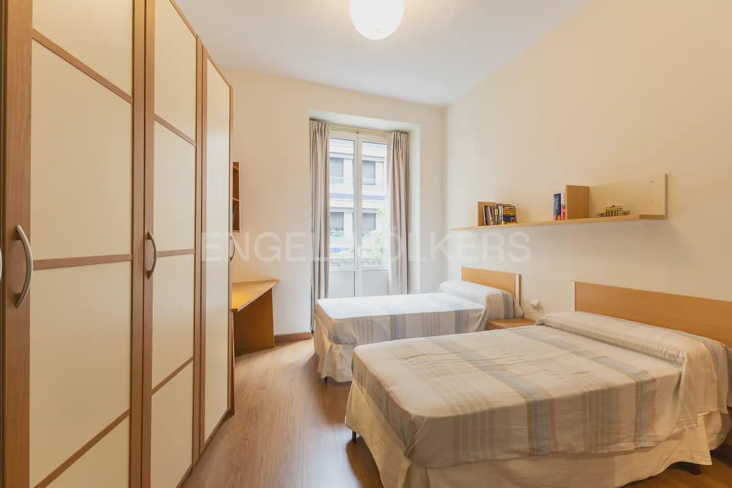 3 quarto Apartamento para arrendar em Valencia cidade - 2 200 € (Ref: 9948619)