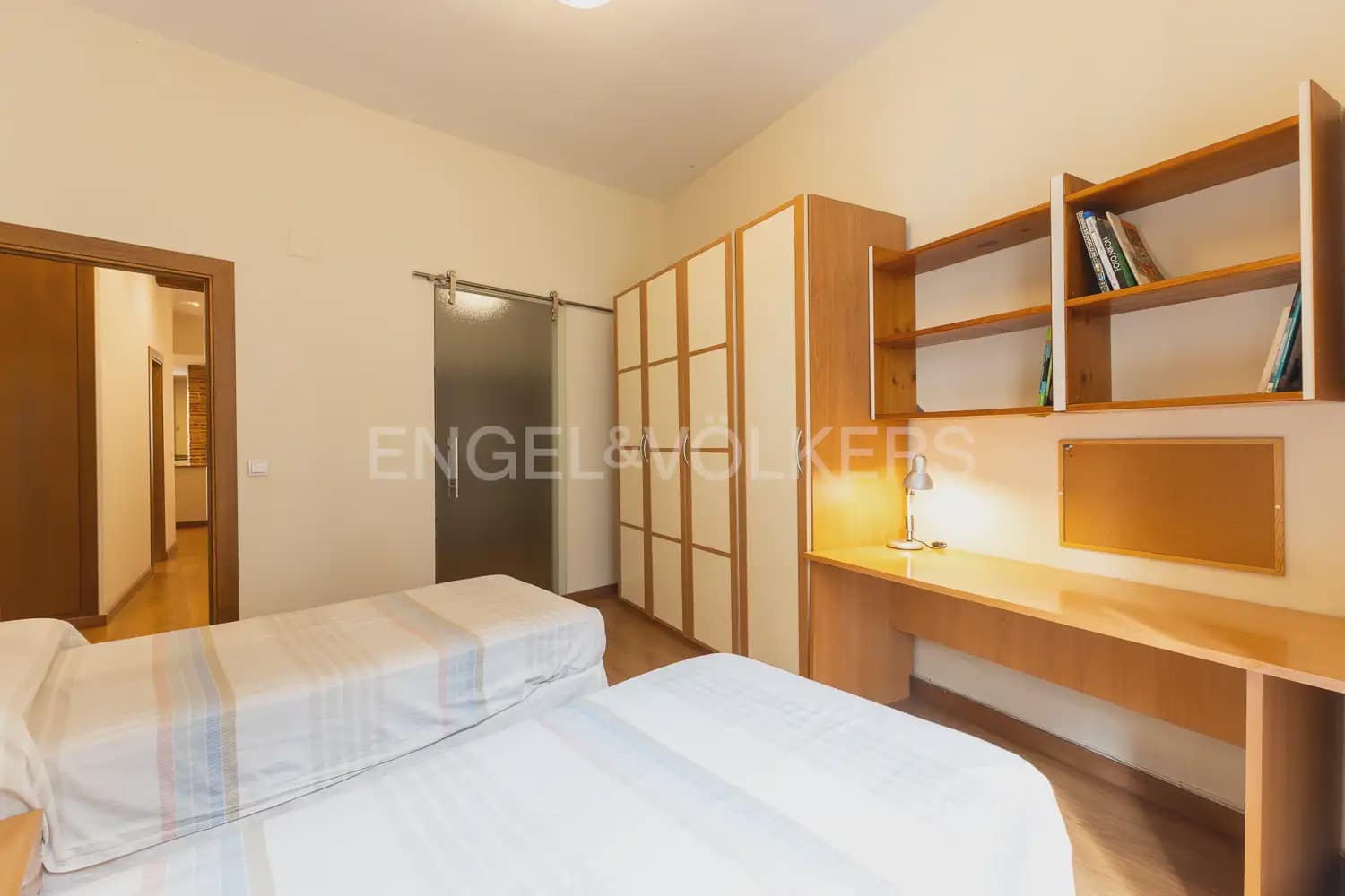 3 quarto Apartamento para arrendar em Valencia cidade - 2 200 € (Ref: 9948619)
