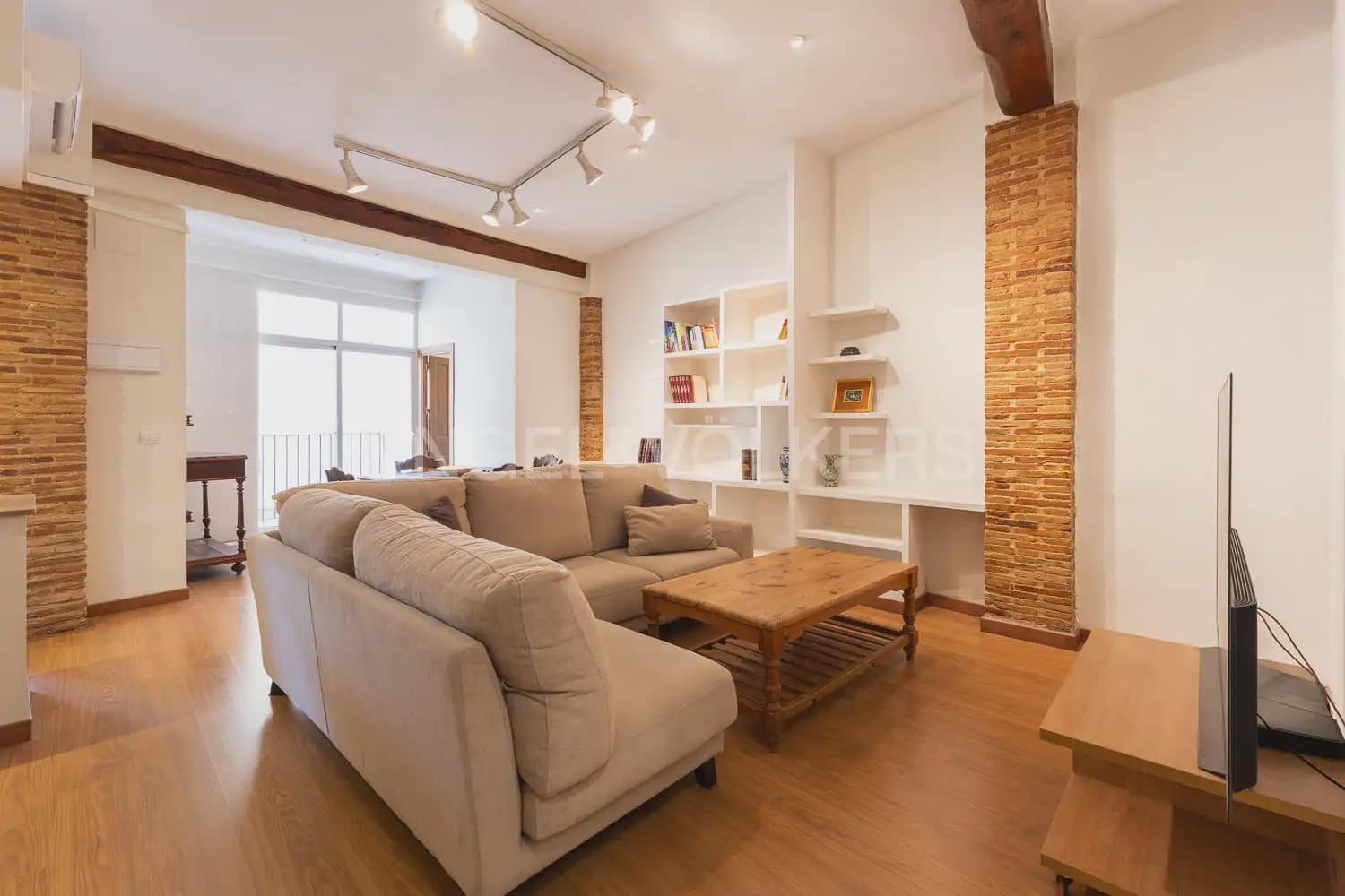 3 quarto Apartamento para arrendar em Valencia cidade - 2 200 € (Ref: 9948619)