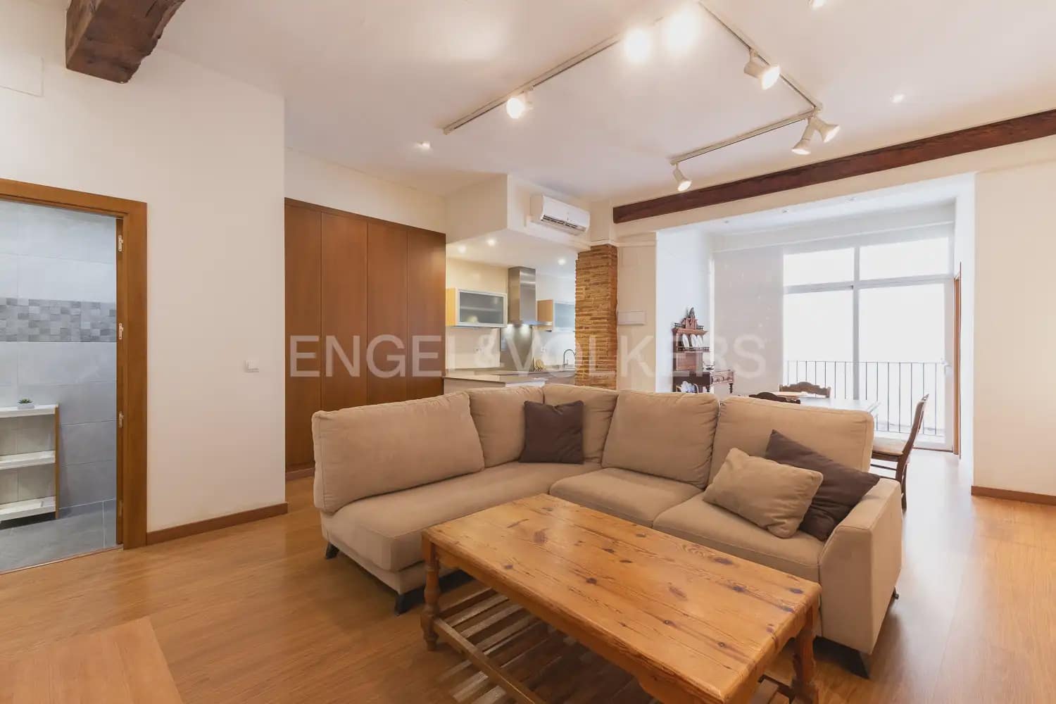 3 quarto Apartamento para arrendar em Valencia cidade - 2 200 € (Ref: 9948619)