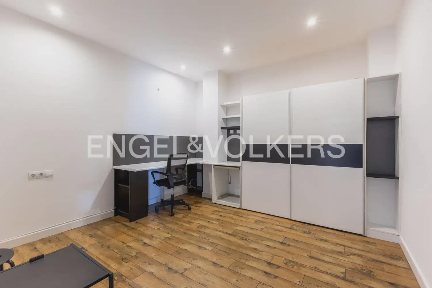 2 Zimmer Wohnung zu vermieten in Valencia Stadt - 2.500 € (Ref: 9948620)
