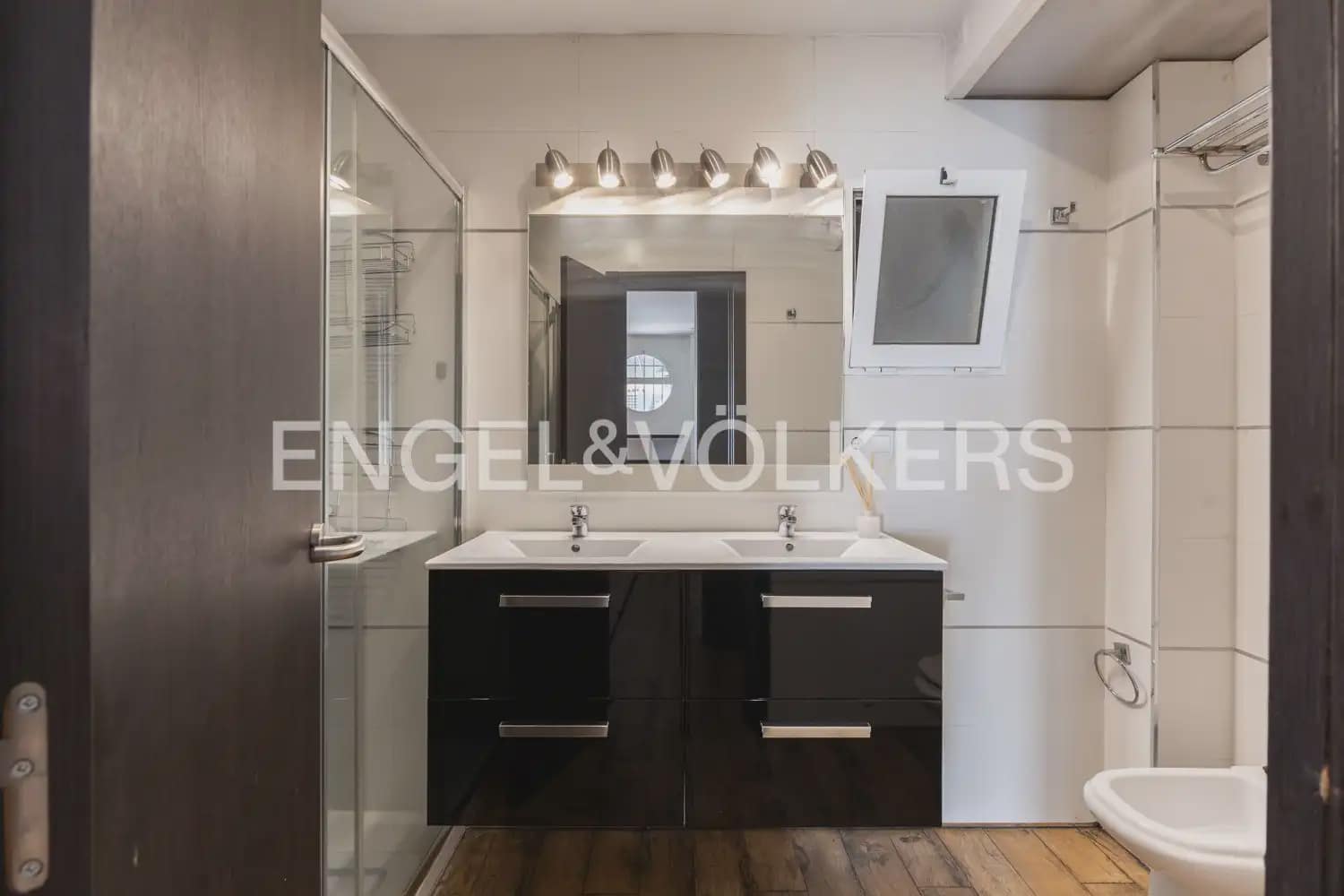 2 Zimmer Wohnung zu vermieten in Valencia Stadt - 2.500 € (Ref: 9948620)