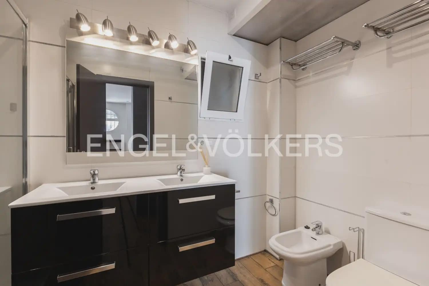 2 Zimmer Wohnung zu vermieten in Valencia Stadt - 2.500 € (Ref: 9948620)