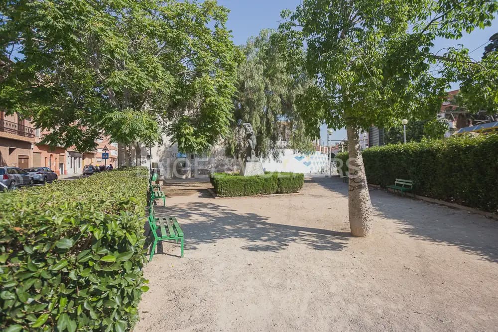3 sovrum Lägenhet att hyra i Meliana - 1 050 € (Ref: 9948796)
