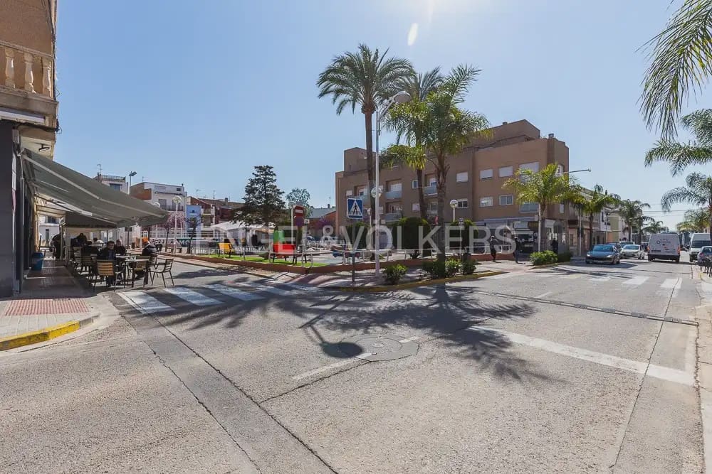 2 bedroom Villa for rent in Montserrat with pool - € 2,500 (Ref: 9948869)