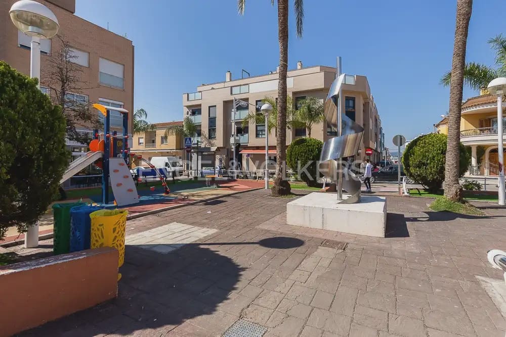 2 bedroom Villa for rent in Montserrat with pool - € 2,500 (Ref: 9948869)