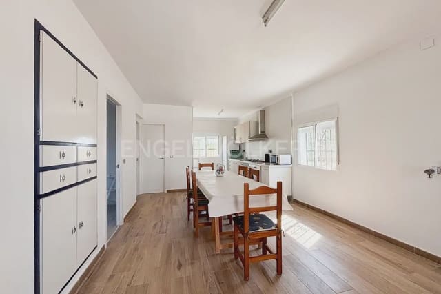 2 bedroom Villa for rent in Montserrat with pool - € 2,500 (Ref: 9948869)