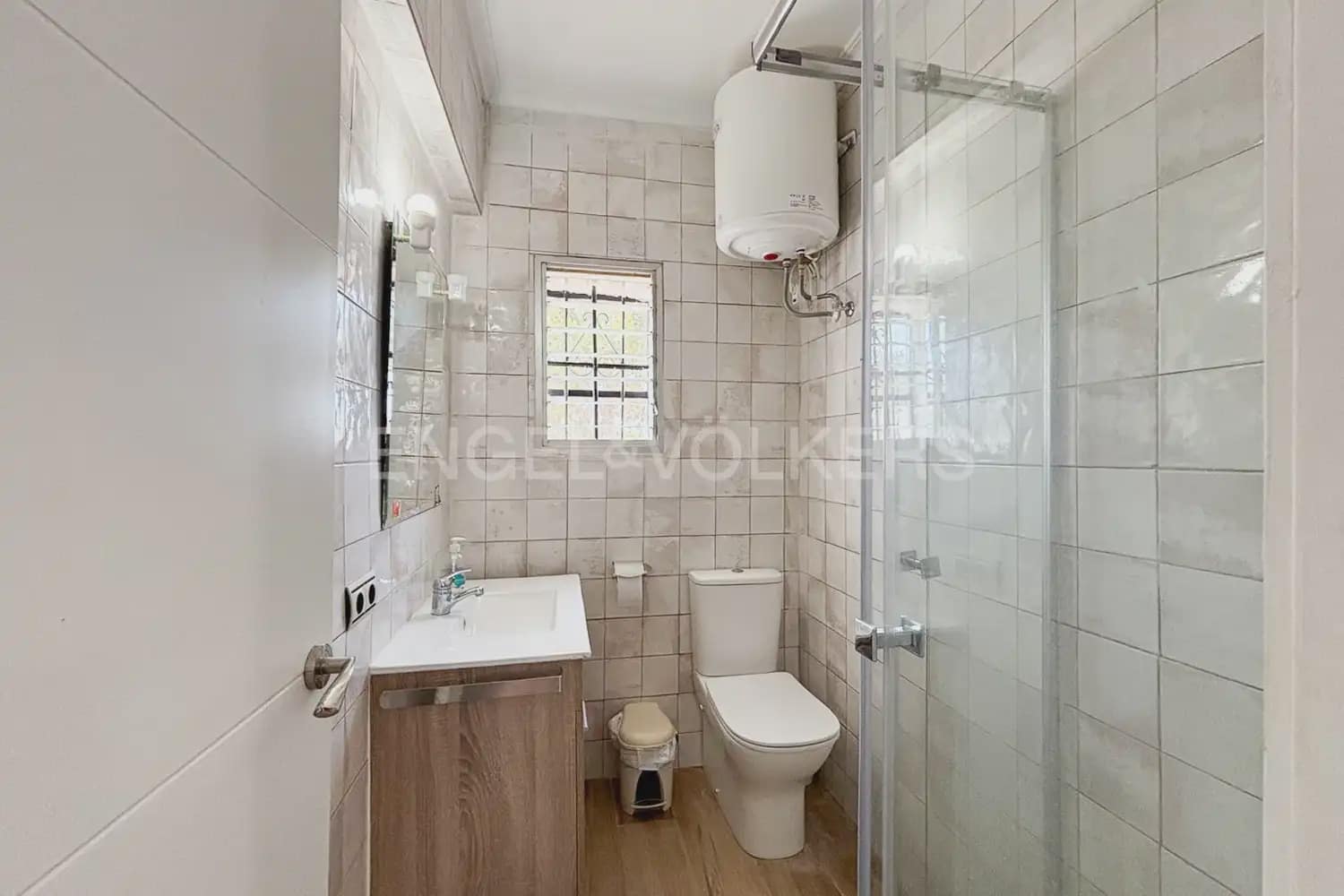 2 bedroom Villa for rent in Montserrat with pool - € 2,500 (Ref: 9948869)