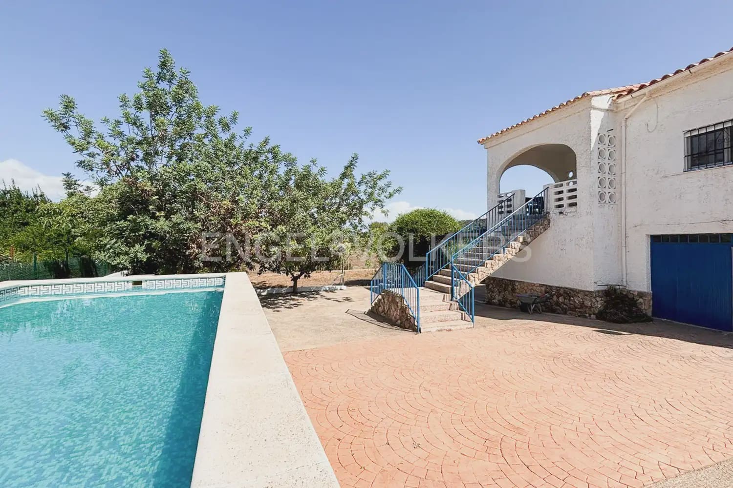 2 bedroom Villa for rent in Montserrat with pool - € 2,500 (Ref: 9948869)