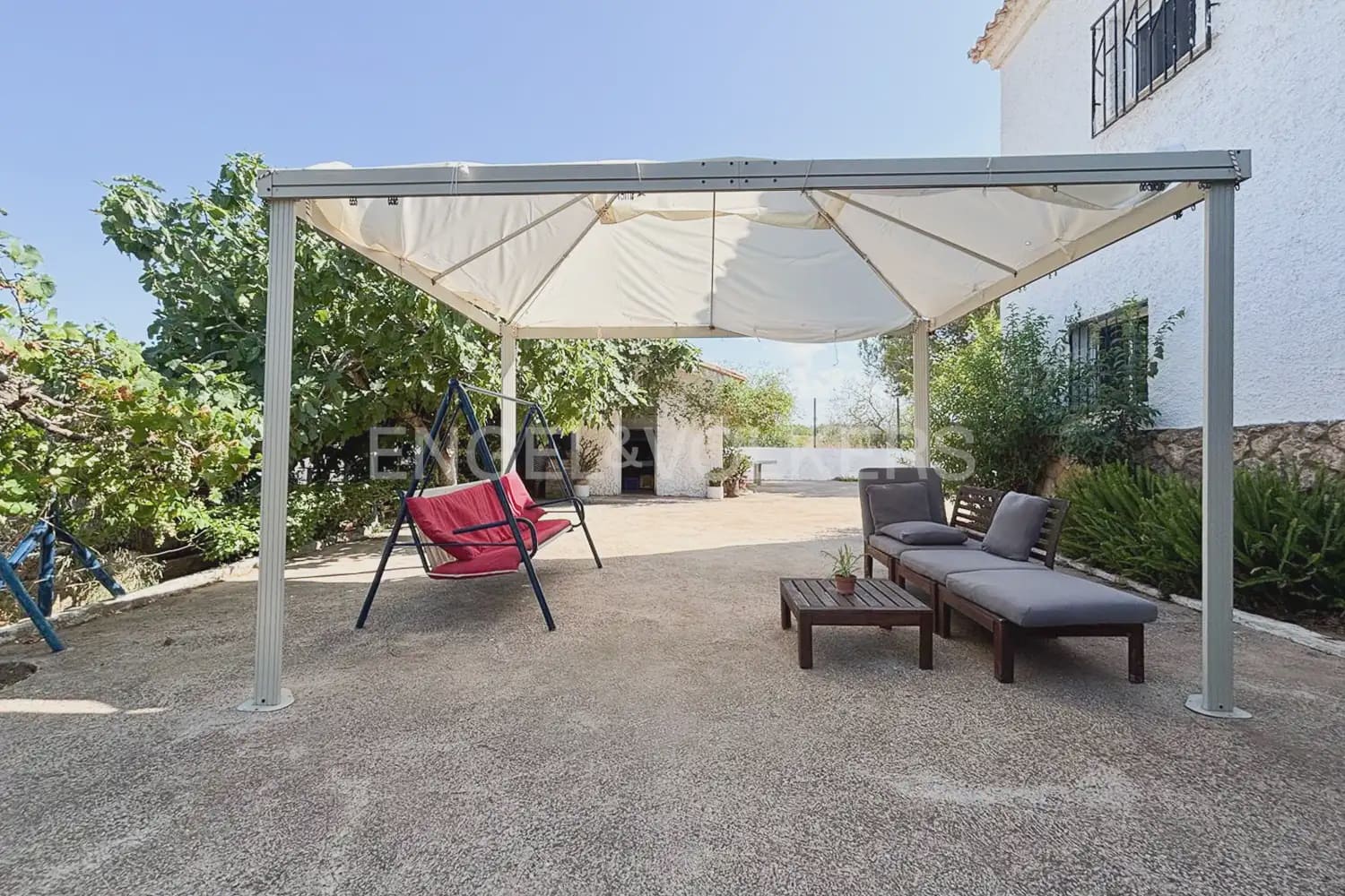 2 bedroom Villa for rent in Montserrat with pool - € 2,500 (Ref: 9948869)