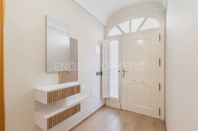3 bedroom Townhouse for rent in Godella - € 1,800 (Ref: 9948870)