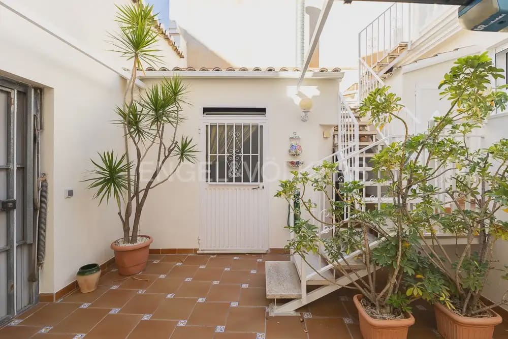 3 sovrum Hus att hyra i Godella med garage - 1 800 € (Ref: 9948870)