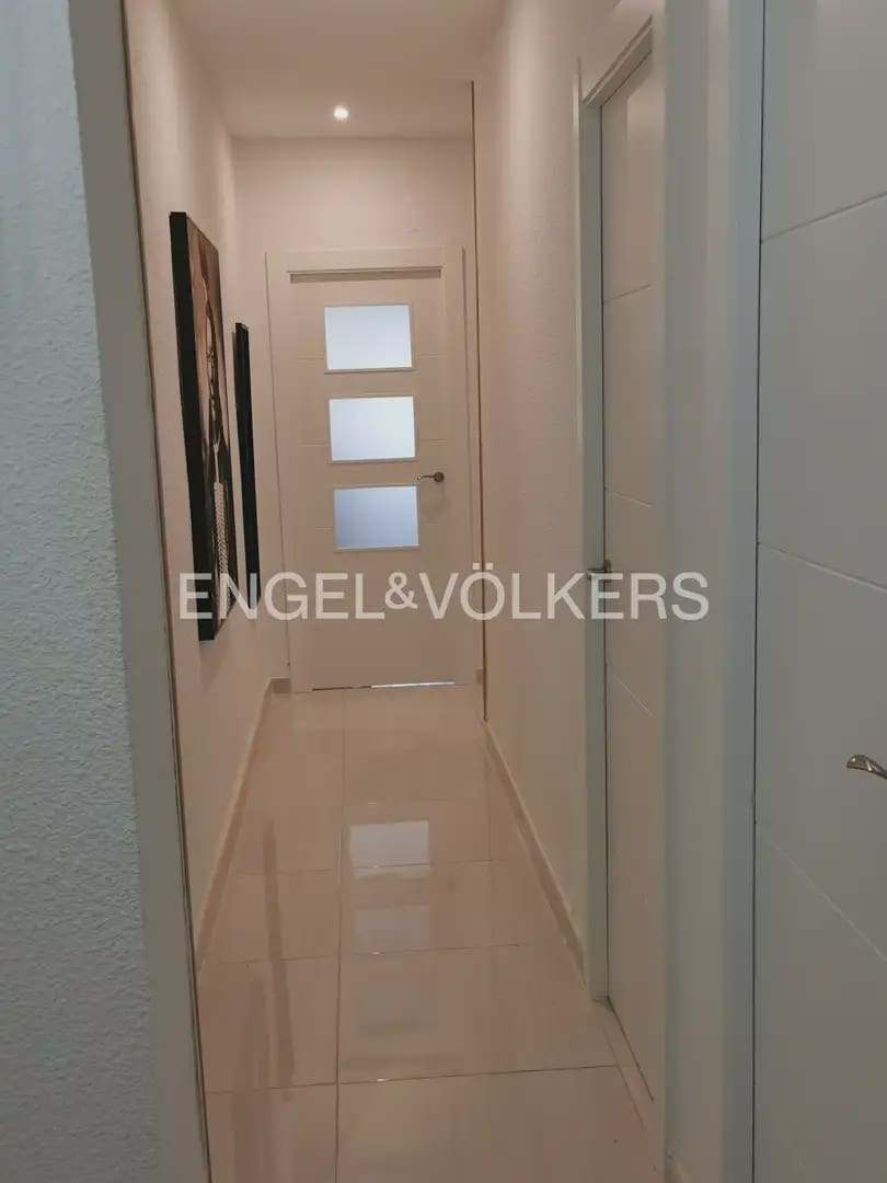 3 sovrum Lägenhet att hyra i Valencia stad - 1 350 € (Ref: 9950421)