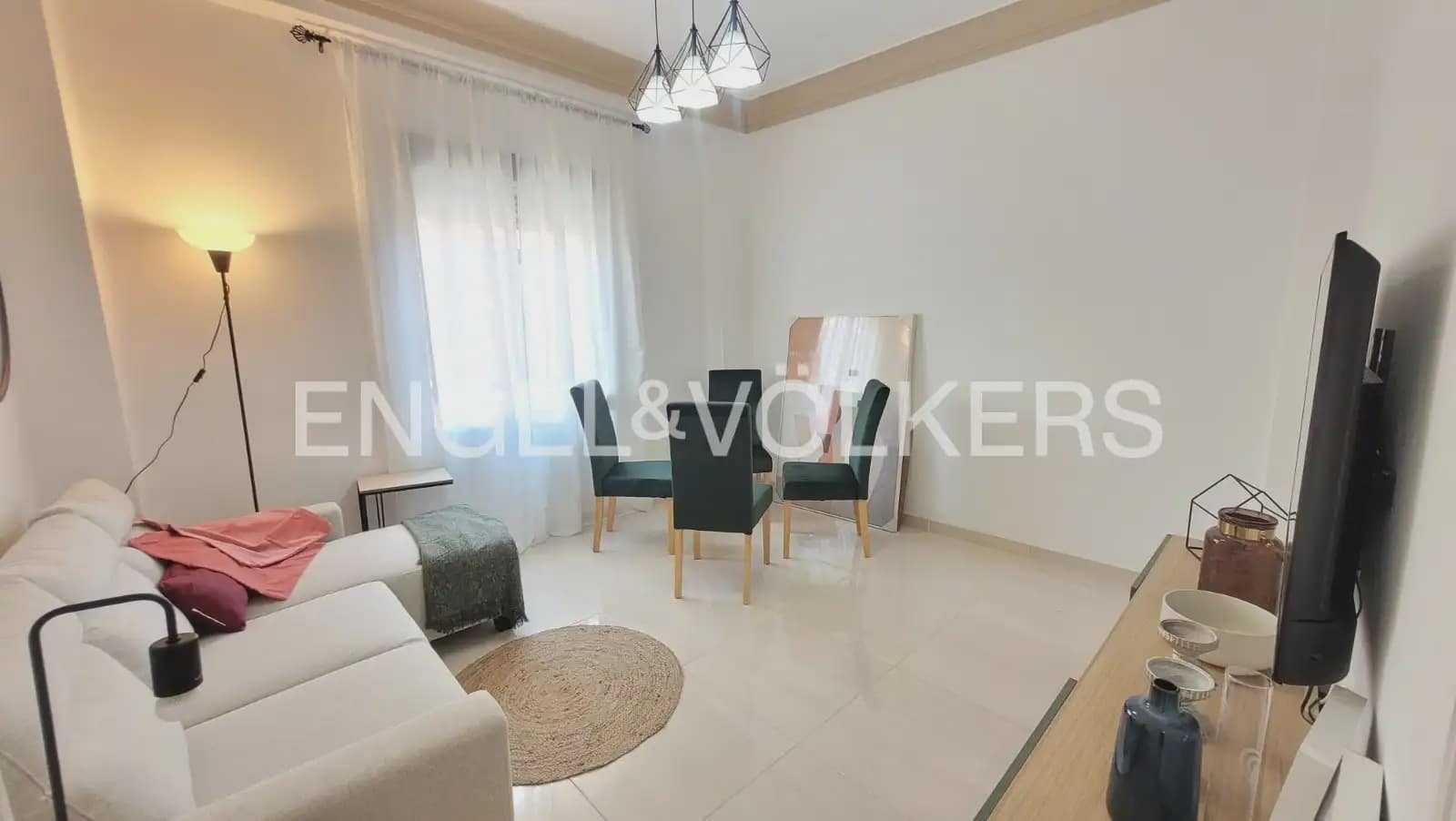 3 sovrum Lägenhet att hyra i Valencia stad - 1 350 € (Ref: 9950421)