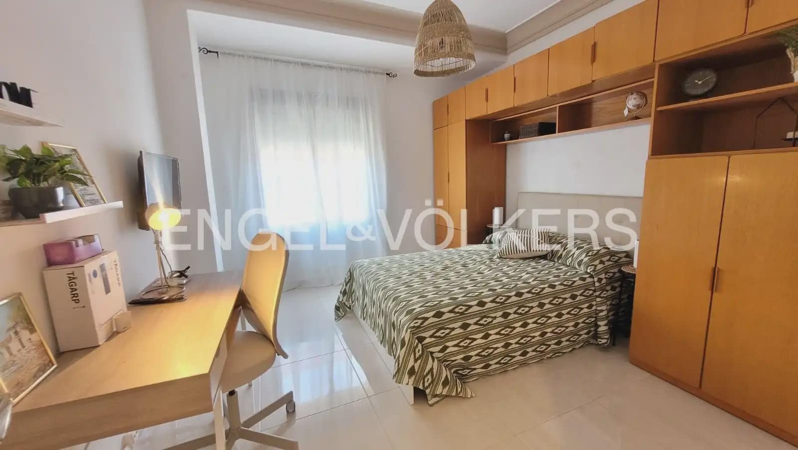 3 sovrum Lägenhet att hyra i Valencia stad - 1 350 € (Ref: 9950421)