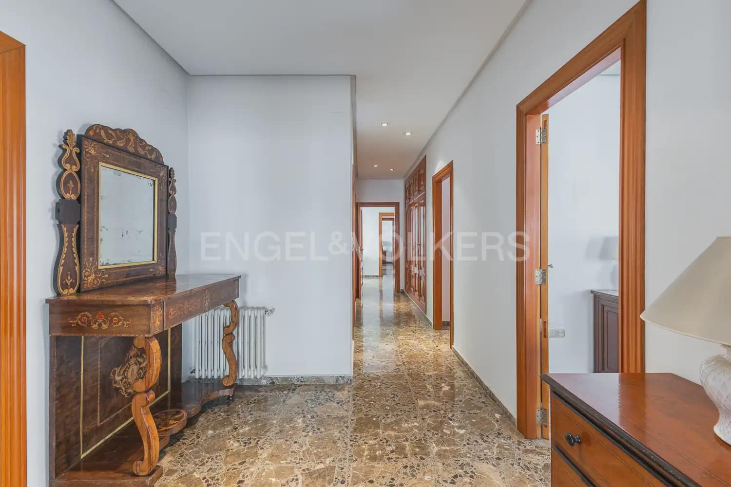 4 sypialnia Mieszkanie do wynajęcia w Carlet - 1 200 € (Ref: 9950423)