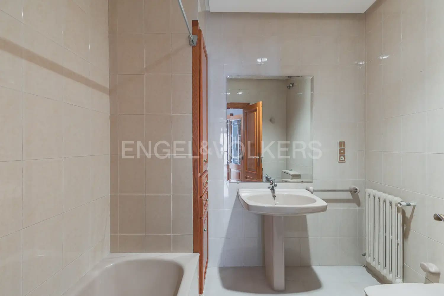 4 sypialnia Mieszkanie do wynajęcia w Carlet - 1 200 € (Ref: 9950423)